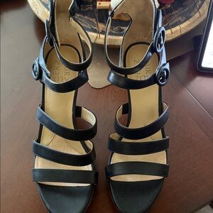 Naturalizer Black Multi-Strap Heel- New never worn approx 3-3 1/2 heel